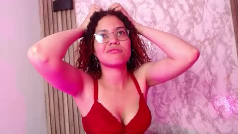 annie_chers online show from 11.18.25