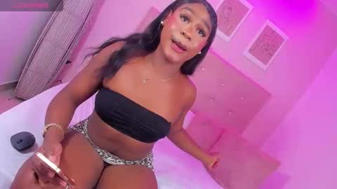 annie_dolce_ online show from 12.17.25