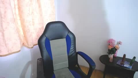 Annie3 online show from 10.08.25