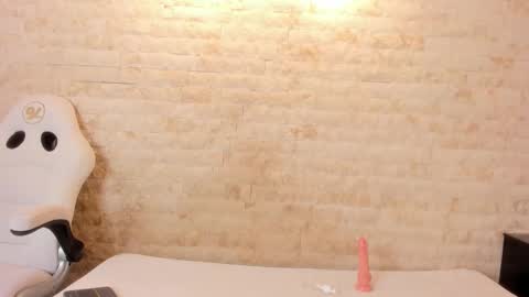 Snapshot of annie_shine_ chatting on 02.27.26 ANNIE online show from 02.27.26