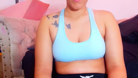 Snapshot of annieberlin chatting on 09.15.25 annie online show from 09.15.25