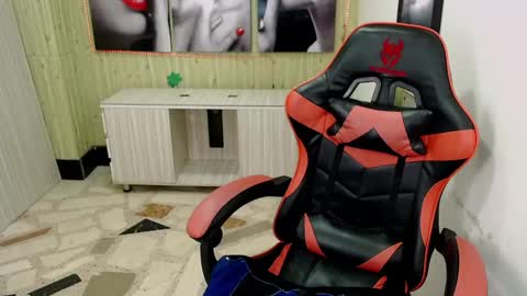 Anniee online show from 01.17.25