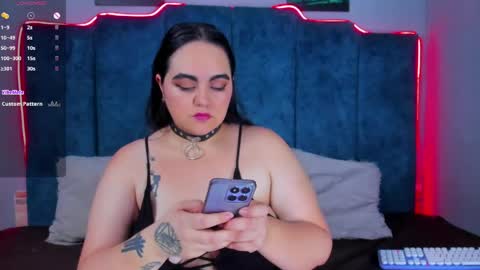 Snapshot of annieesweett_ chatting on 05.17.26 Annie Sweet Cherry online show from 05.17.26