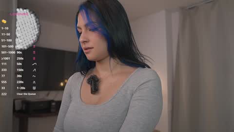 Annie FREE TRIAL IN BIO online show from 03.15.26