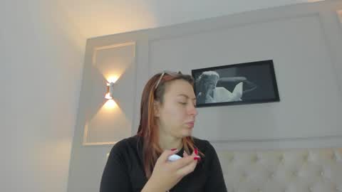 Annie online show from 12.26.24