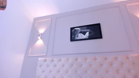 Annie online show from 12.28.24