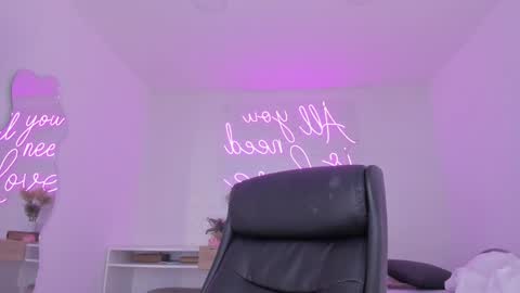 Annie online show from 01.30.25