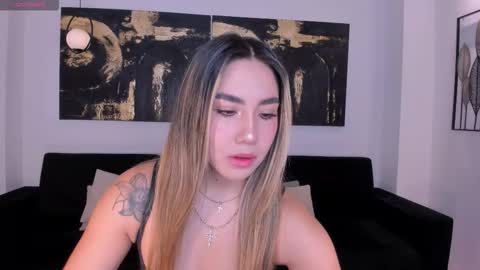 Snapshot of anniemonroe1 chatting on 11.10.25 Annie Monroe online show from 11.10.25