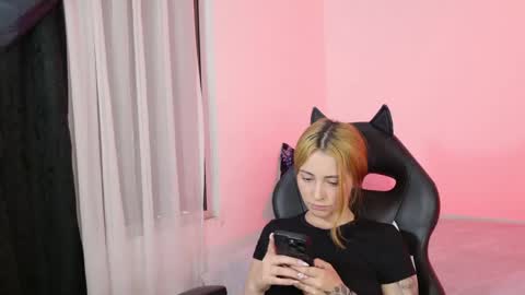 Annie online show from 05.21.26