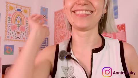 annietinky online show from 03.04.26