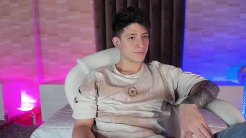 Annie  Alex online show from 01.08.25