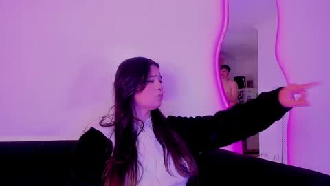 Annie  Alex online show from 03.04.25