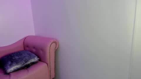 Annie Evans  online show from 01.27.25