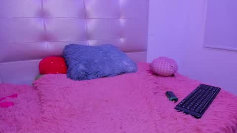 Annie Evans  online show from 02.07.25