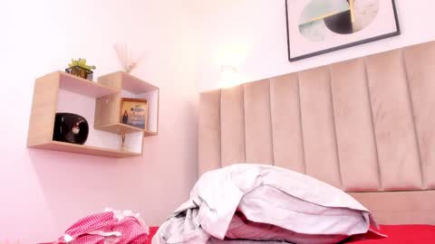 Annie Queen online show from 02.25.25