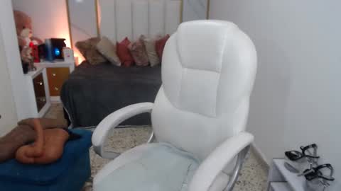 anna online show from 02.25.25