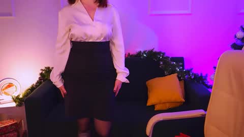 Snapshot of annterry chatting on 12.30.24 Ann Terry 3 online show from 12.30.24