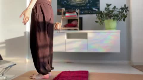 Snapshot of anntics_ chatting on 09.17.25 N antics online show from 09.17.25