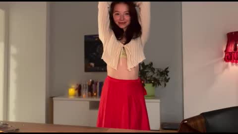 Snapshot of anntics_ chatting on 12.04.25 N antics online show from 12.04.25