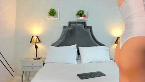 Snapshot of anntoniawood chatting on 12.31.24 Anntonia Woods online show from 12.31.24