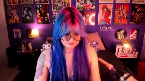 Snapshot of anny_cross chatting on 02.13.25 Paty online show from 02.13.25