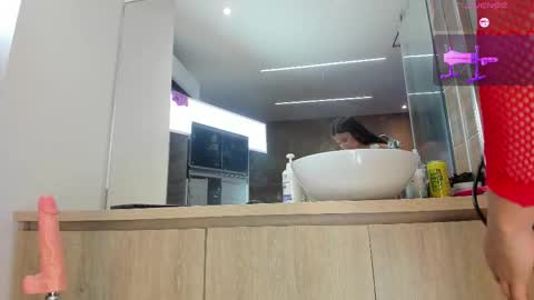 Snapshot of anny_cute01 chatting on 11.20.25 Anny online show from 11.20.25