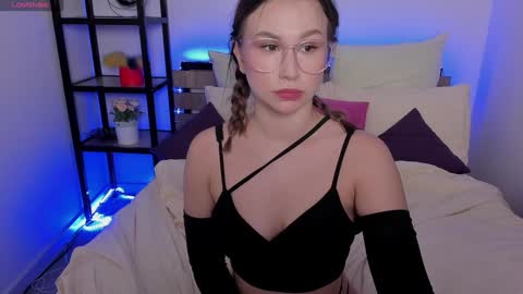 Anna online show from 12.04.24