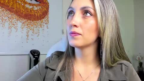 Snapshot of anny_sweet72 chatting on 02.11.25 Anny online show from 02.11.25