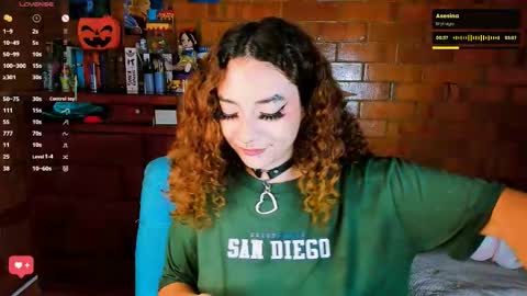 Snapshot of annycolin chatting on 11.04.25 Anny IG online show from 11.04.25