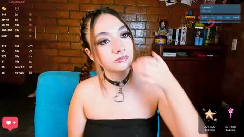 Snapshot of annycolin chatting on 11.25.25 Anny IG online show from 11.25.25