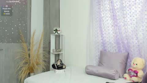 Snapshot of annyeliz chatting on 01.13.26 Anny online show from 01.13.26