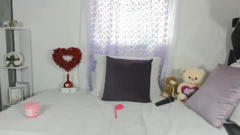 Snapshot of annyeliz chatting on 02.28.26 Anny online show from 02.28.26