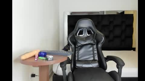 Snapshot of annyfernandez chatting on 12.21.24 annyfernandez online show from 12.21.24