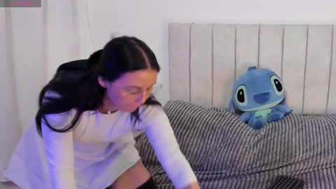 Snapshot of annyroberts_89 chatting on 12.13.25 Anny online show from 12.13.25