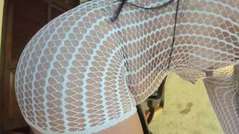 Snapshot of annyrouse222 chatting on 10.15.25 dani online show from 10.15.25