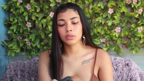 Snapshot of annyt_ chatting on 11.11.25 anny online show from 11.11.25