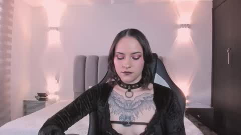 Snapshot of annythomsonn chatting on 01.07.26 AnnyT online show from 01.07.26