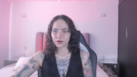 Snapshot of annythomsonn chatting on 01.17.26 AnnyT online show from 01.17.26