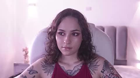 Snapshot of annythomsonn chatting on 02.14.26 AnnyT online show from 02.14.26