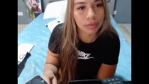 Anny Yeins online show from 03.01.25