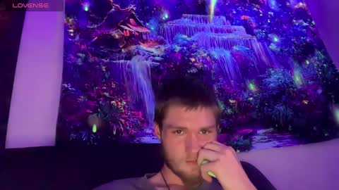 Snapshot of anomalies_ig chatting on 01.04.25 anomalies_ig online show from 01.04.25