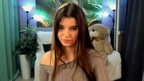 Anora online show from 09.11.25