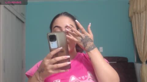 Snapshot of anthonela_queen chatting on 12.18.25 Anthonela Queen online show from 12.18.25