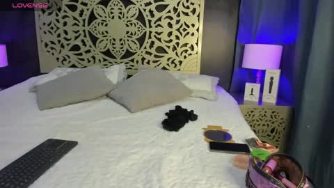 anthonelaDuque online show from 02.02.25