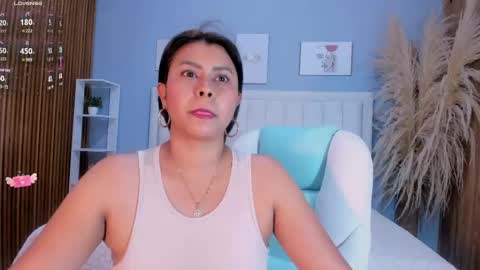 anthonella  online show from 04.22.26