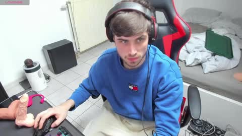 Snapshot of anthonyloveseks chatting on 01.21.25 Anthony online show from 01.21.25