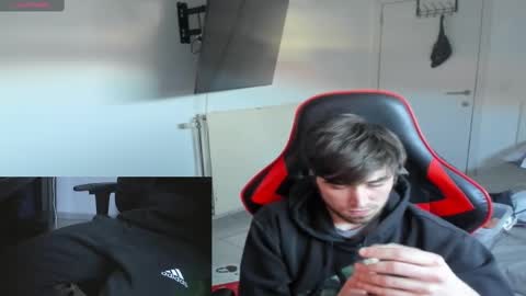 Snapshot of anthonyloveseks chatting on 03.06.25 Anthony online show from 03.06.25