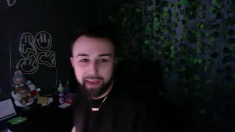 Snapshot of anthonym3 chatting on 12.01.25 Ant online show from 12.01.25