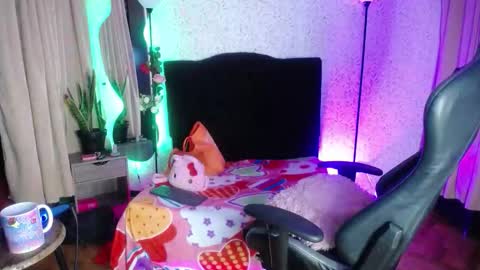 antia_x online show from 10.15.25