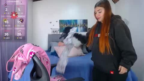 Snapshot of antonella__b chatting on 11.17.25 ANTO online show from 11.17.25